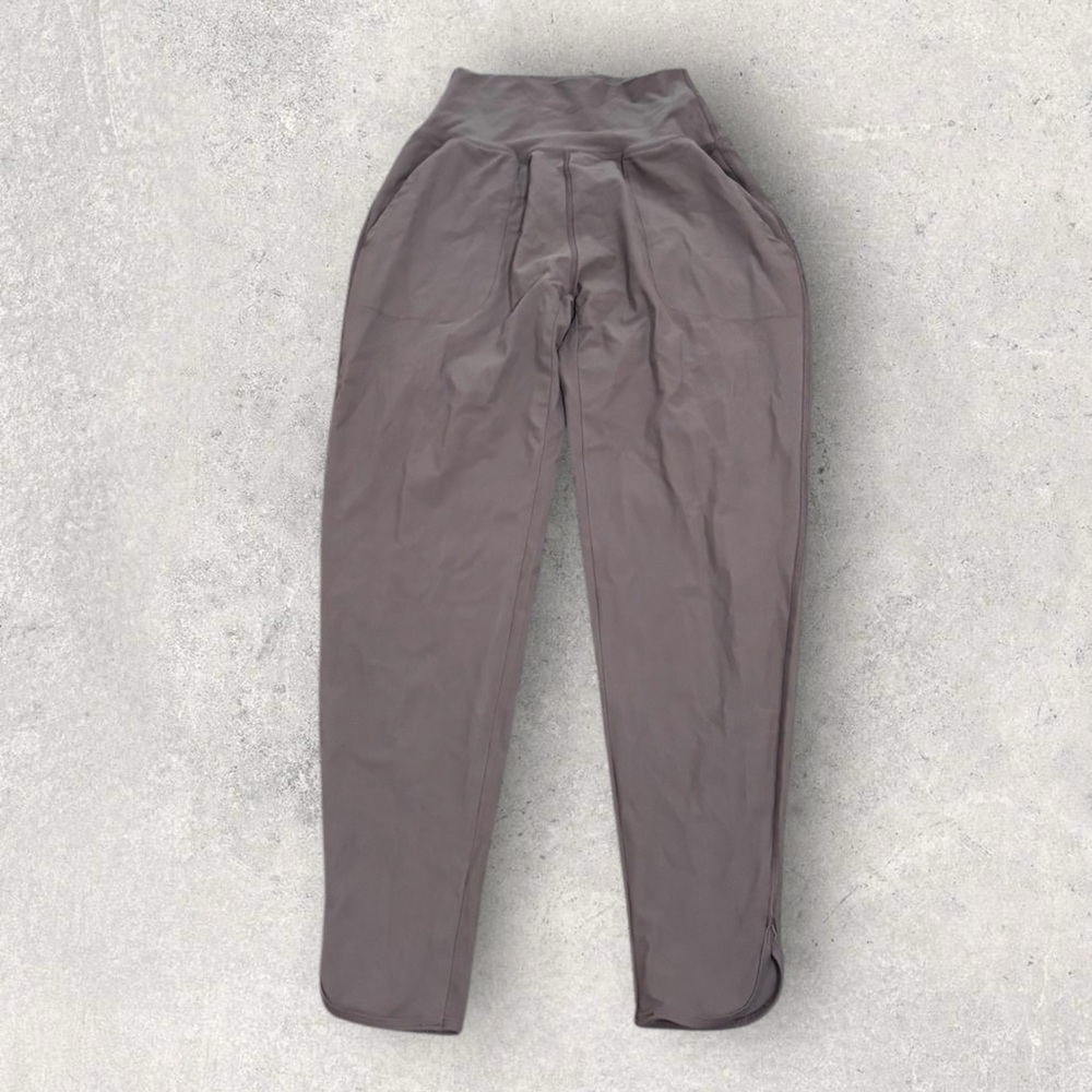 Carbon38 womens joggers in melt